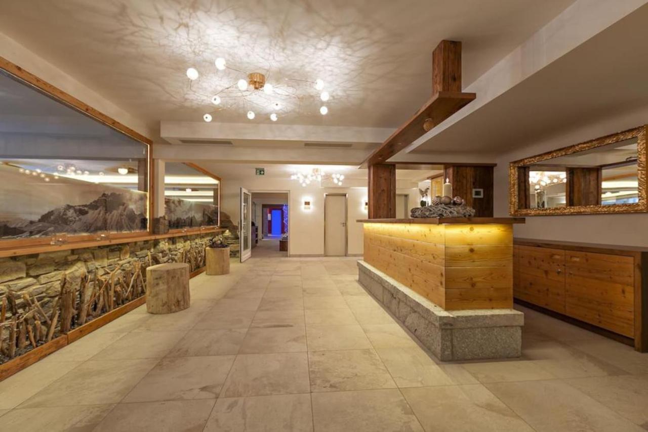 Spacious Corner Apartment In Aparthotel Kleinwalsertal Mittelberg Luaran gambar